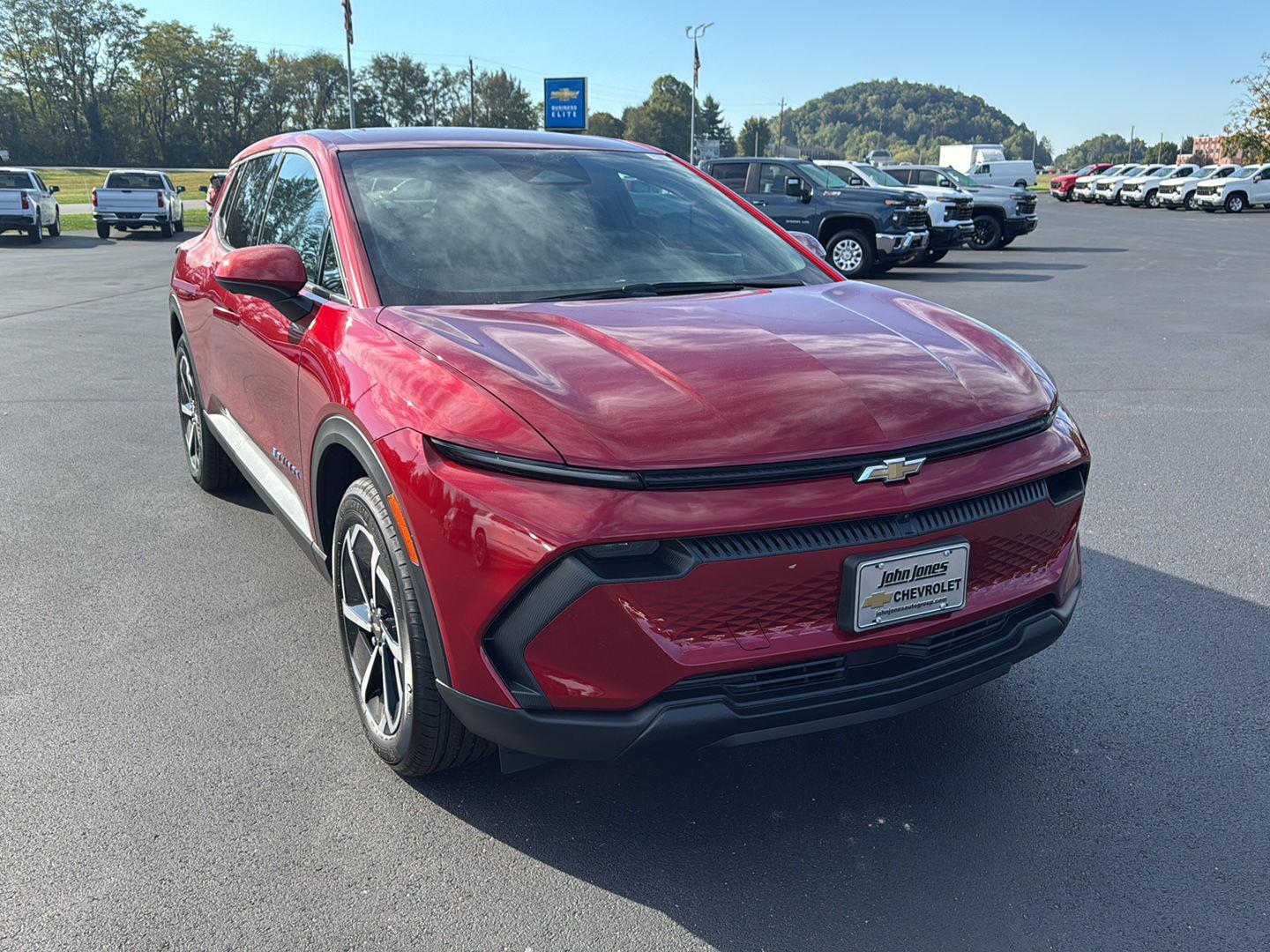 2026 Chevrolet Equinox LT photo 2