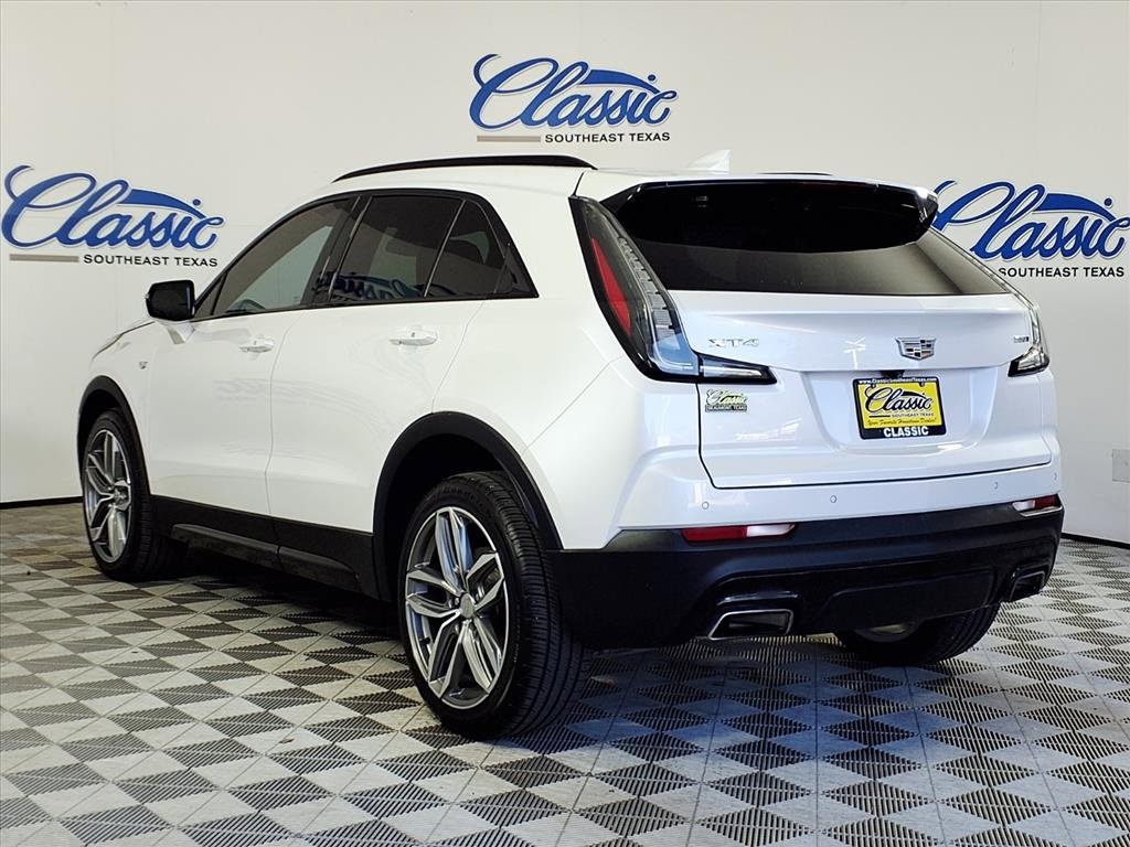 2021 Cadillac XT4 Sport photo 2