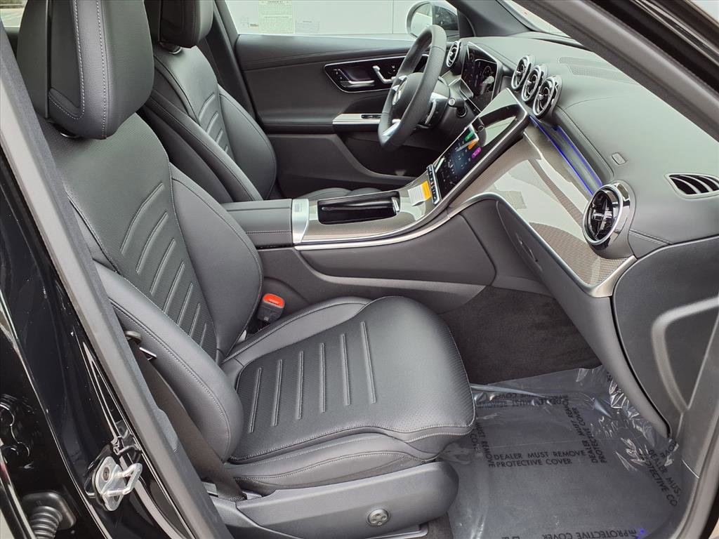 2026 Mercedes Benz GLC 300 photo 3