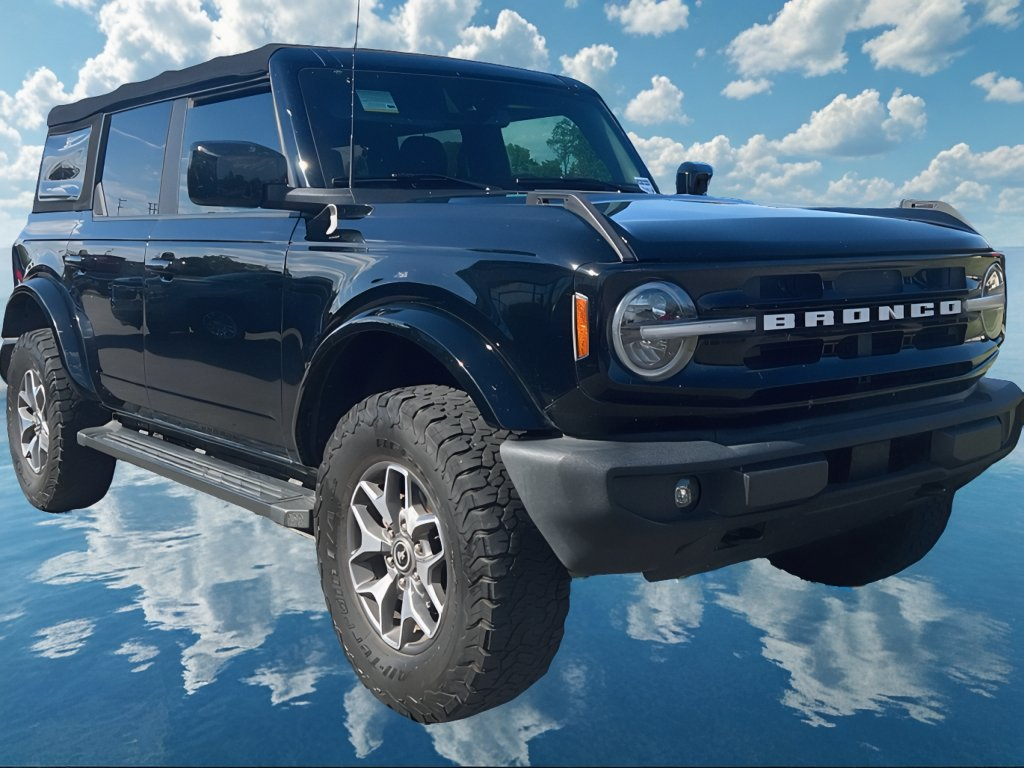 2021 Ford Bronco 4-Door Outer Banks's photo