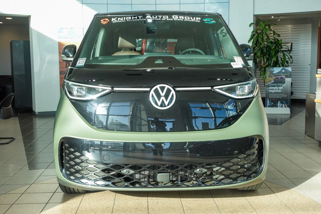 2025 Volkswagen ID. Buzz Pro Plus photo 8