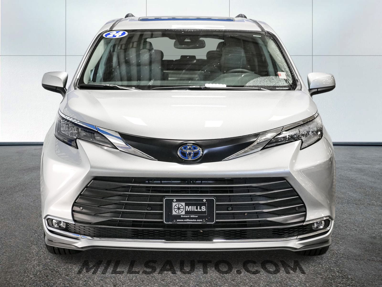 2024 Toyota Sienna XLE photo 11