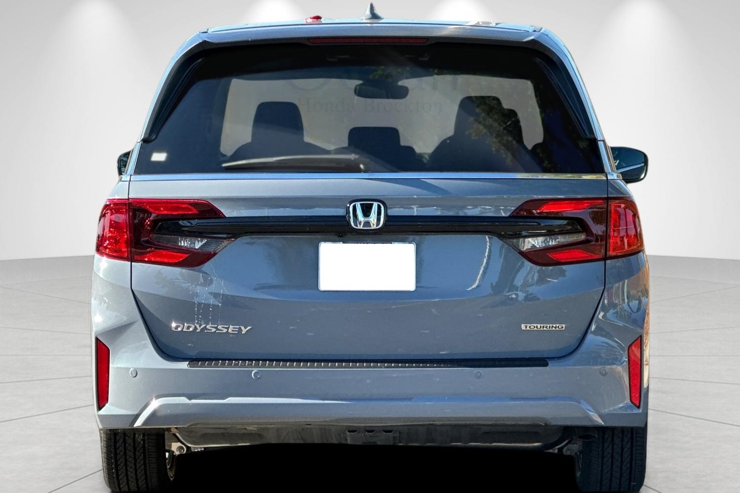 2026 Honda Odyssey Touring photo 3