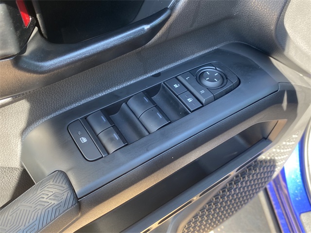 2025 Toyota Tacoma SR5 4x4 Double Cab photo 15
