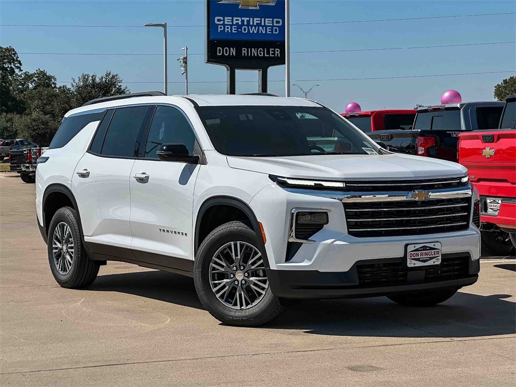 2026 Chevrolet Traverse photo 2