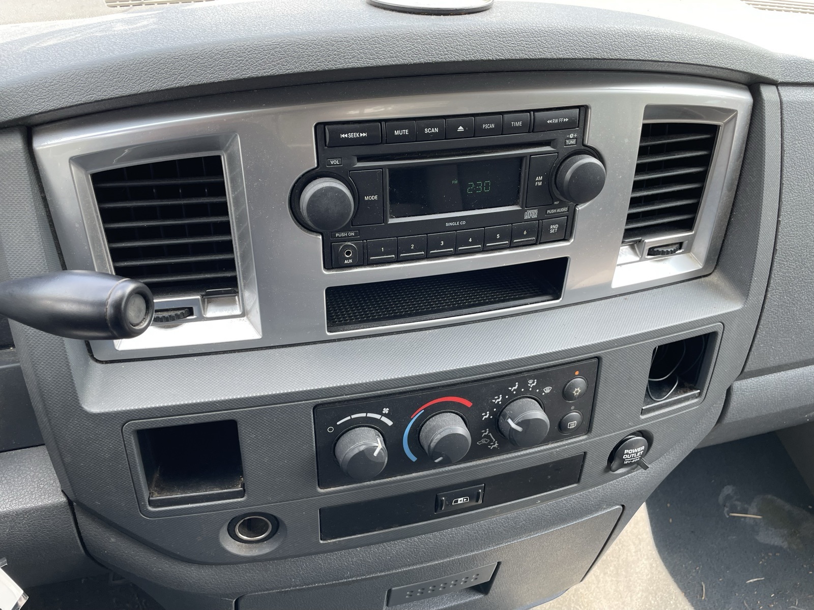 2008 Dodge Ram SLT photo 19