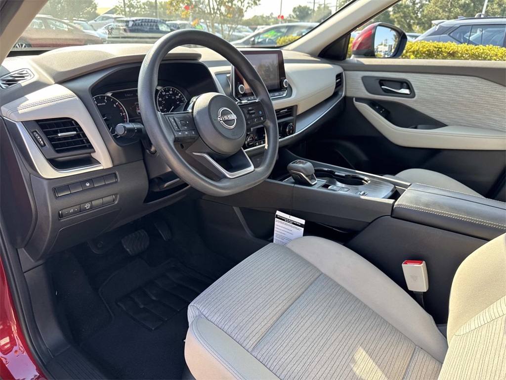 2023 Nissan Rogue SV photo 12