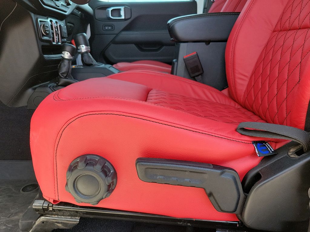 2023 Jeep Gladiator Overland photo 12