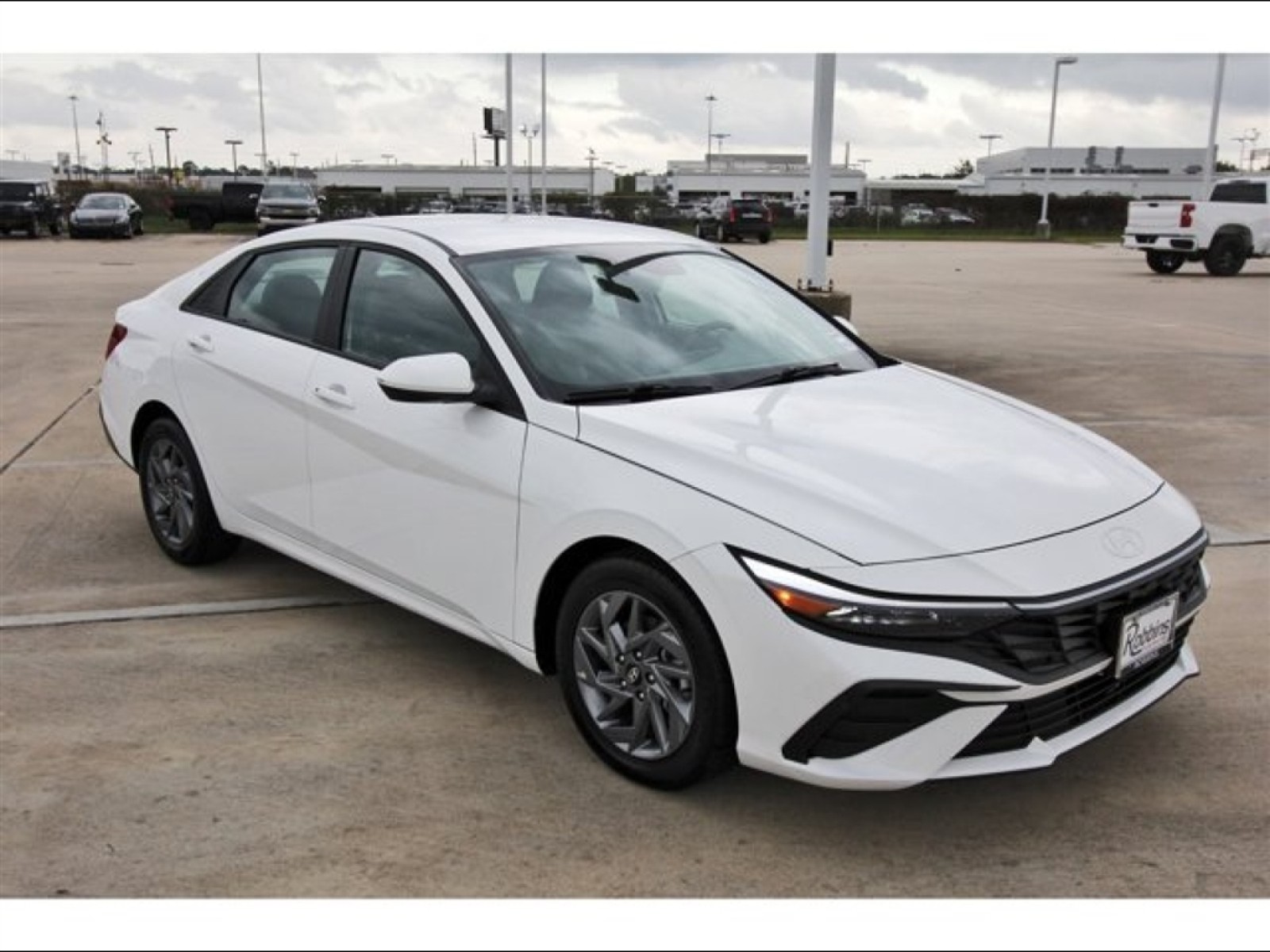 2024 Hyundai Elantra SEL White at Robbins Nissan