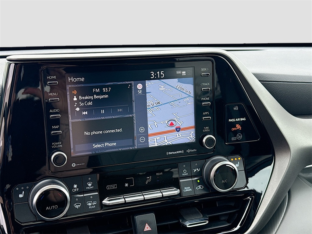2021 Toyota Highlander XLE photo 13