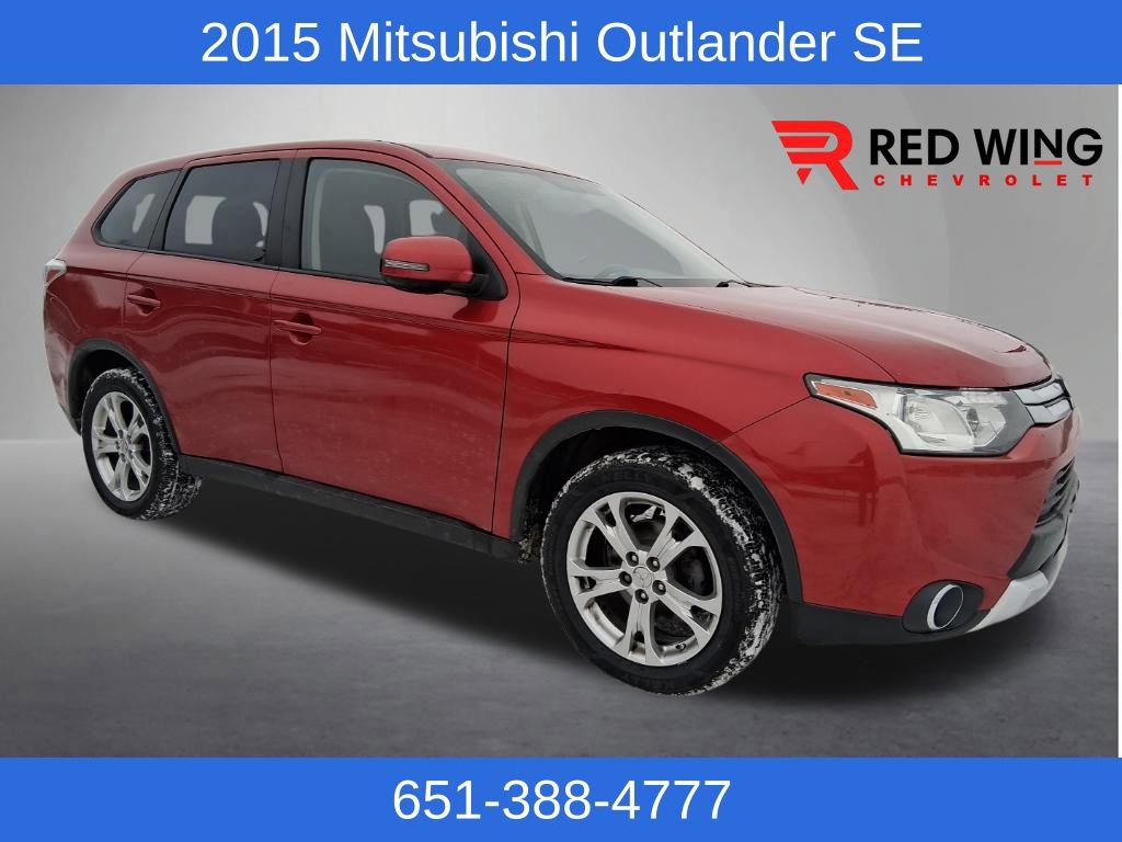 2015 Mitsubishi Outlander SE's photo