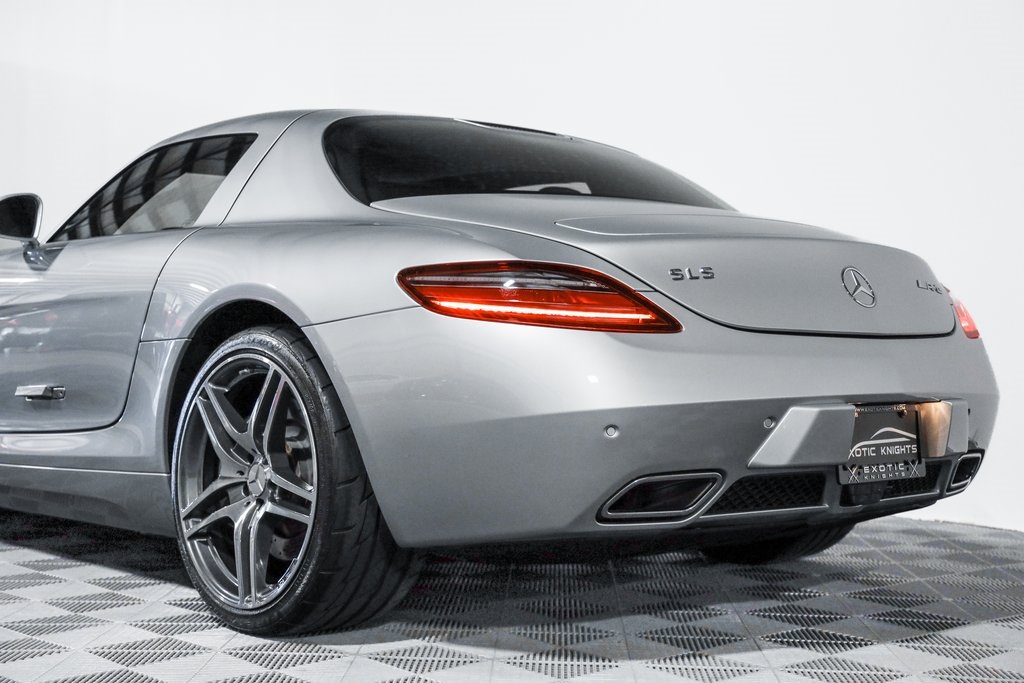 2011 Mercedes Benz SLS AMG photo 25