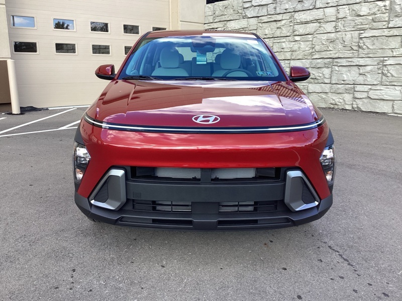 2026 Hyundai Kona SE photo 2
