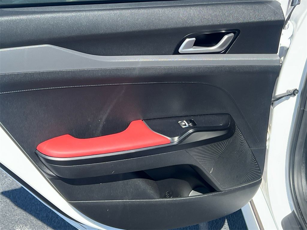 2023 Kia K5 GT-Line photo 18