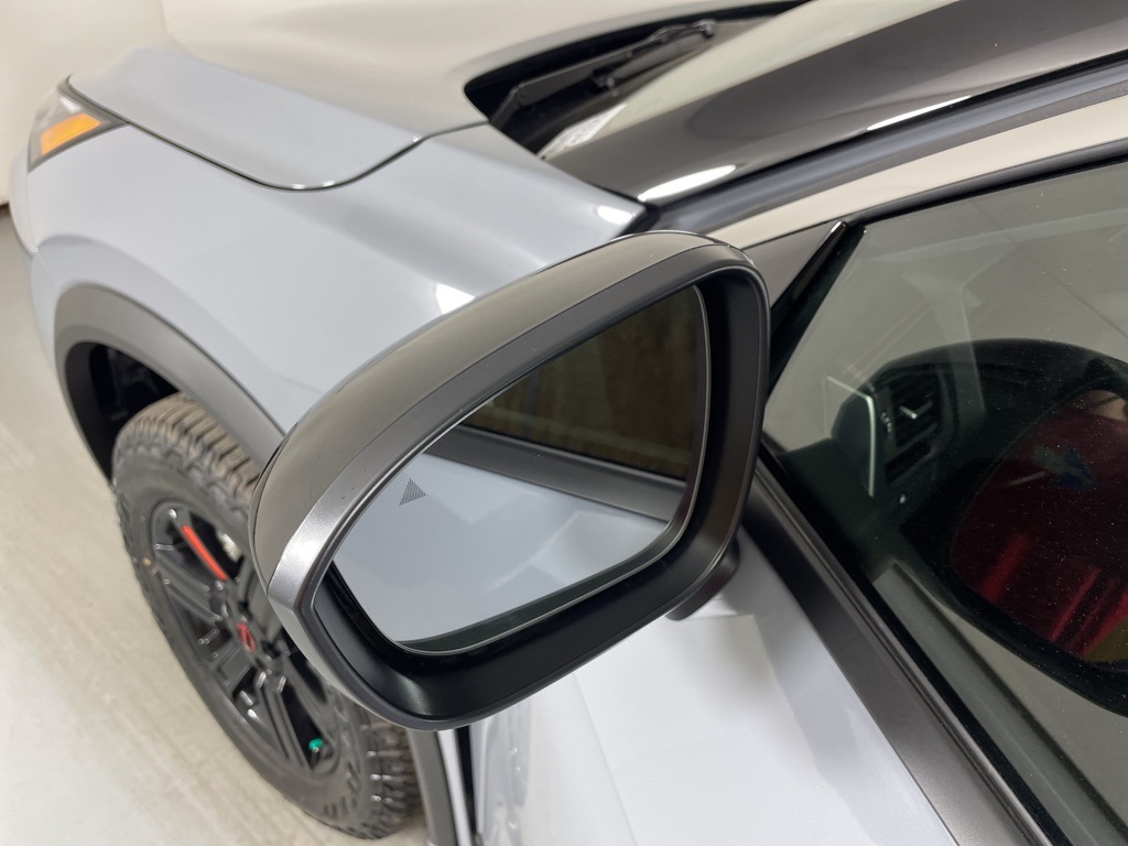 2026 Nissan Rogue SV photo 13