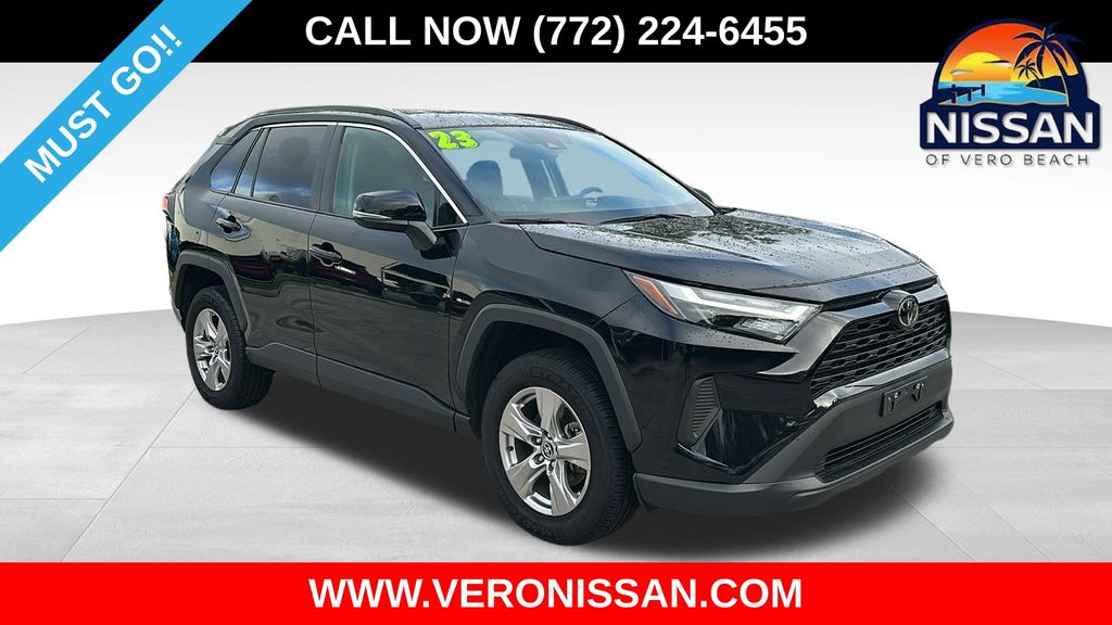 2023 Toyota RAV4 XLE's photo
