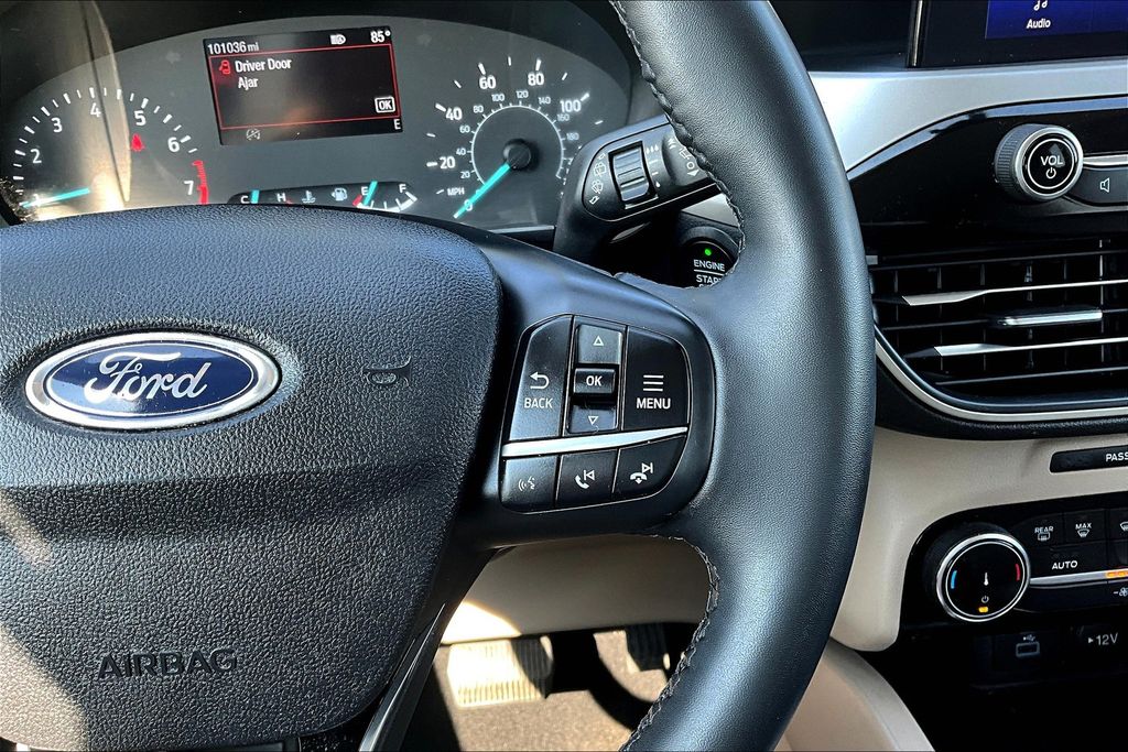 2022 Ford Escape SE photo 12