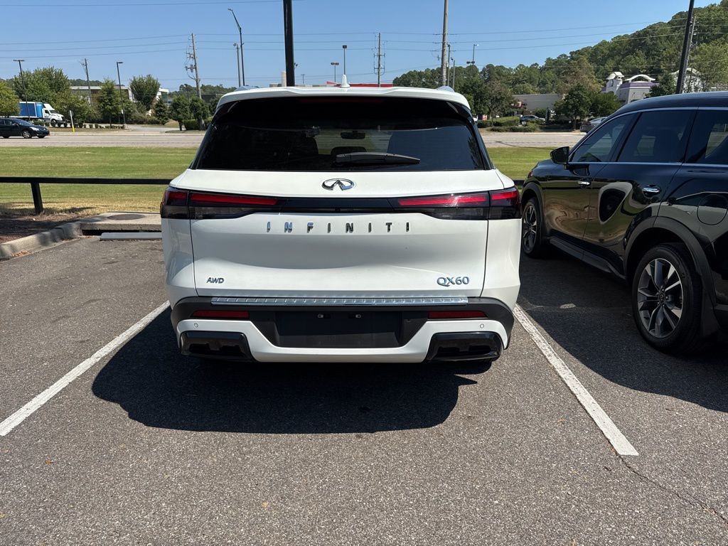 2024 Infiniti QX60 Luxe photo 5