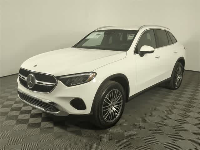 2026 Mercedes Benz GLC 300 4MATIC photo 3