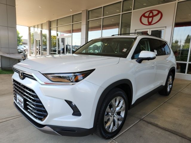 2025 Toyota Grand Highlander Limited AWD photo 4
