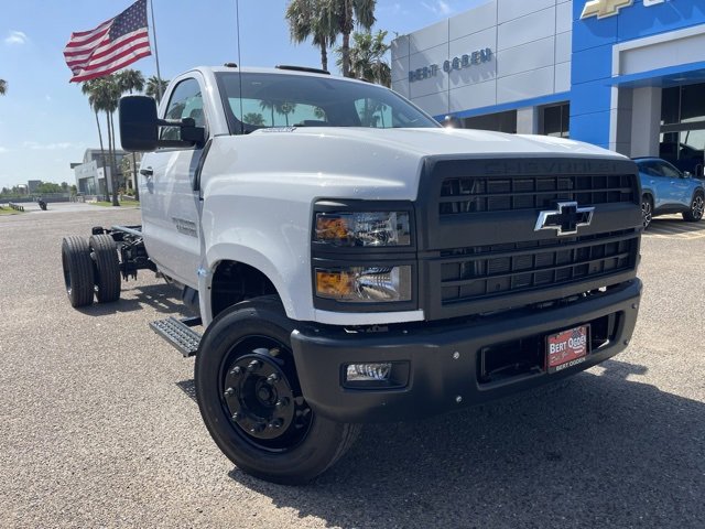 2024 Chevrolet Silverado 4500 Medium Duty Chassis Cab Work Truck's photo