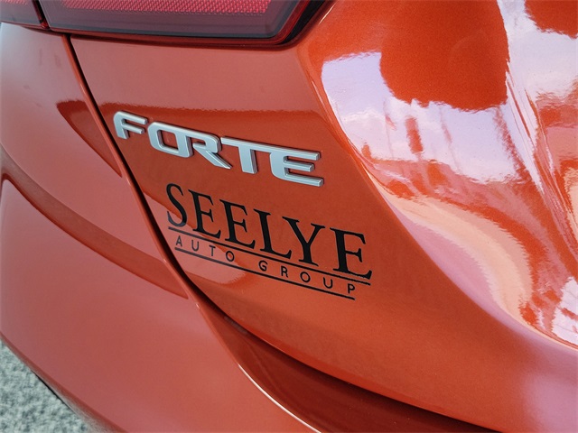 2024 Kia Forte GT-Line photo 7