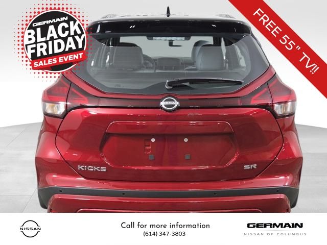 2023 Nissan Kicks SR photo 3