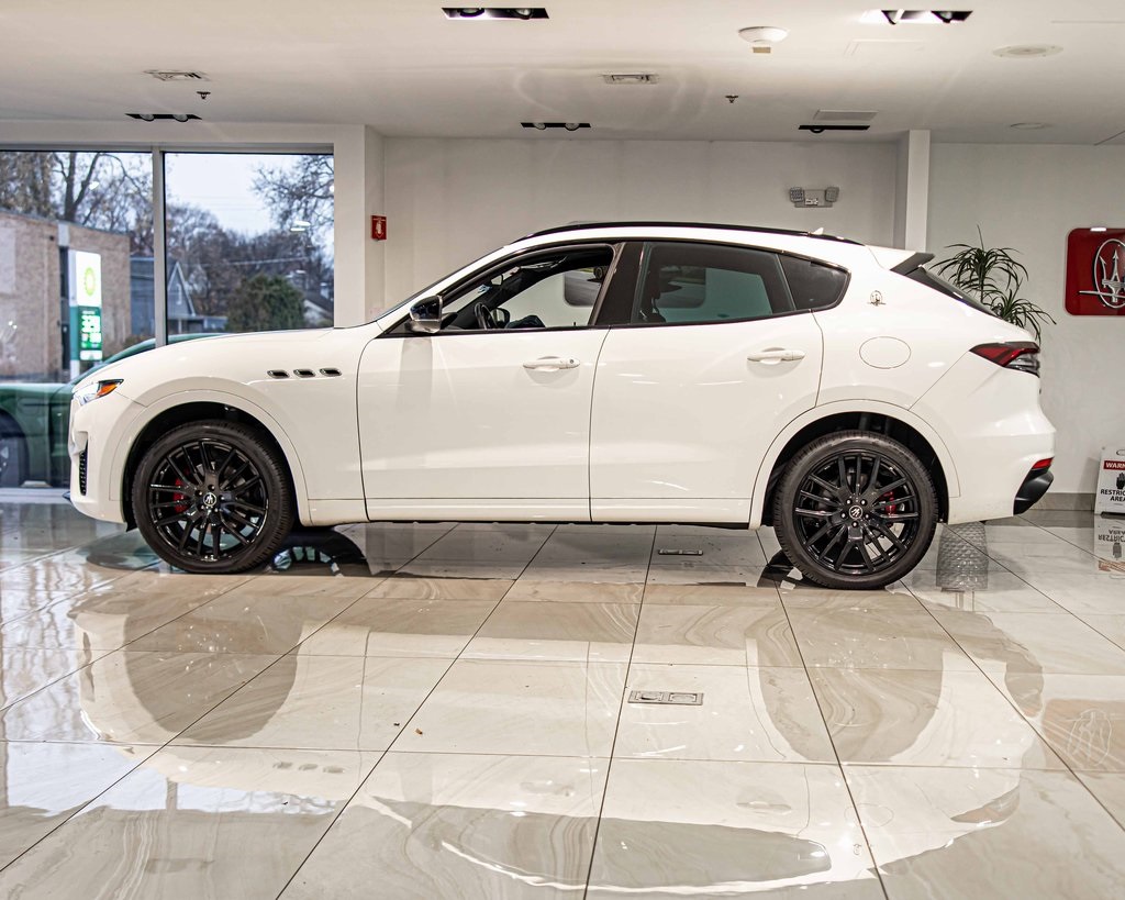 2021 MASERATI LEVANTE - Image 4