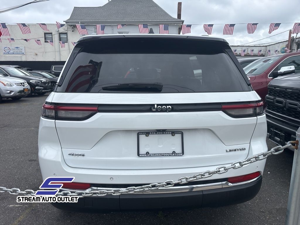 2022 Jeep Grand Cherokee Limited photo 4