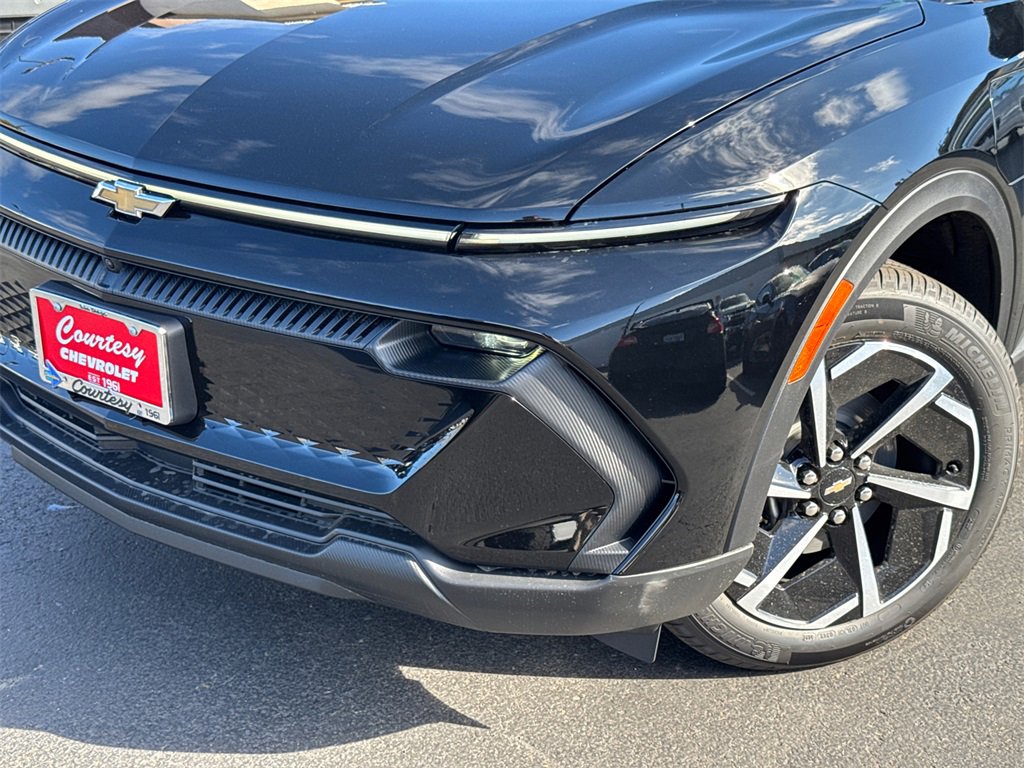 2026 Chevrolet Equinox EV 1LT photo 3