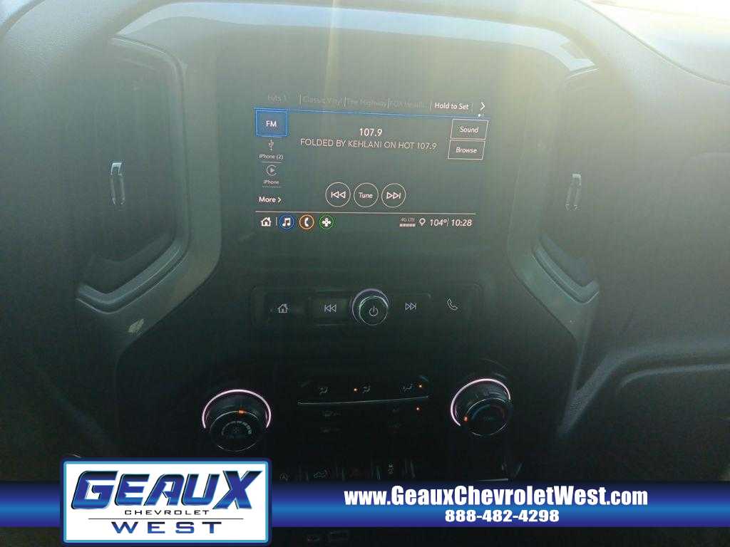 2022 Chevrolet Silverado 1500 Custom photo 11