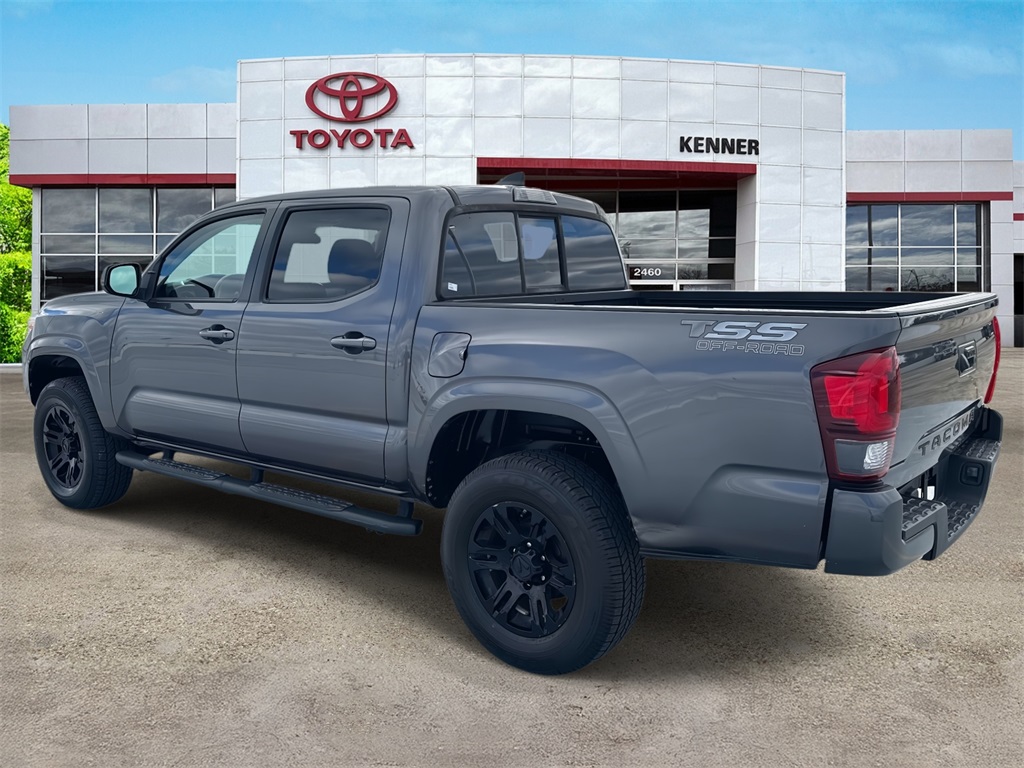 2022 Toyota Tacoma SR photo 4