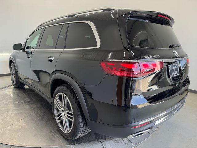 2025 Mercedes Benz GLS 450 4MATIC photo 3