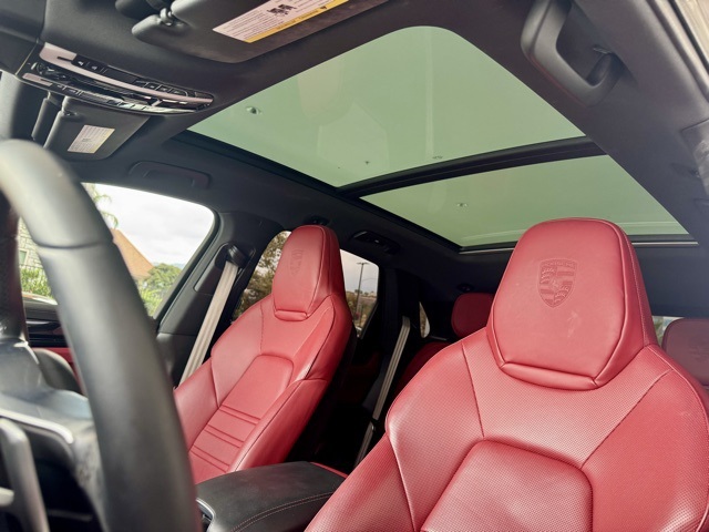 2022 Porsche Cayenne Platinum Edition photo 18