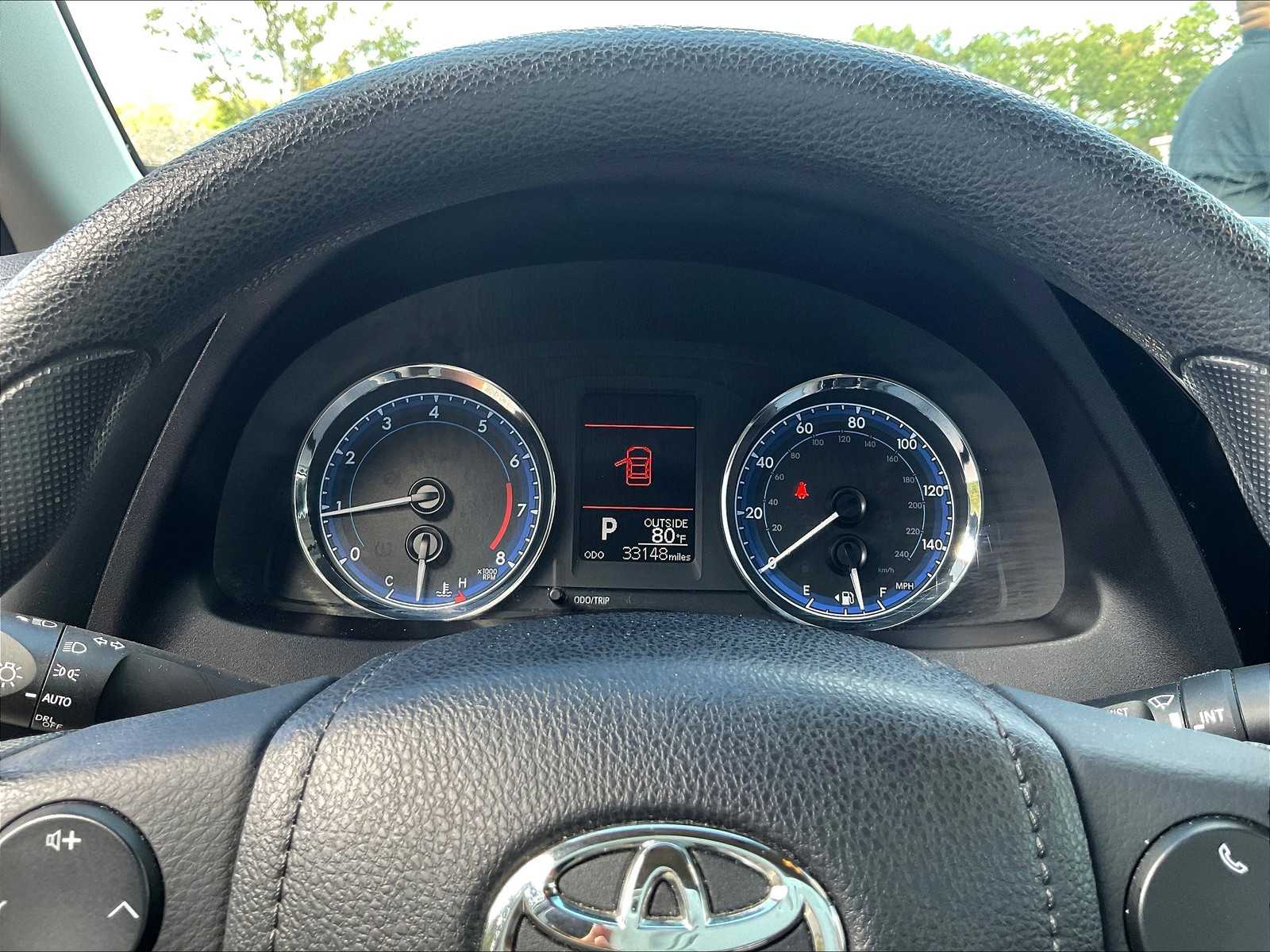 2017 Toyota Corolla LE photo 24