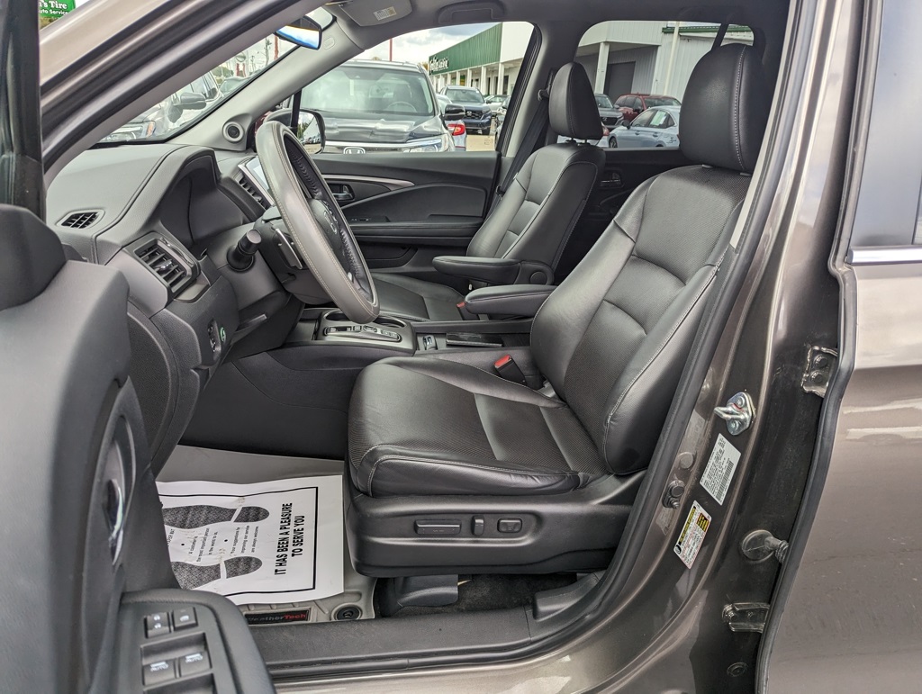 2020 Honda Ridgeline RTL photo 8