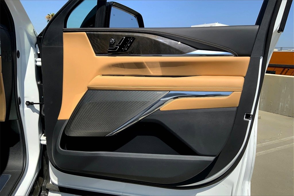 2025 Cadillac Escalade IQ Luxury photo 29