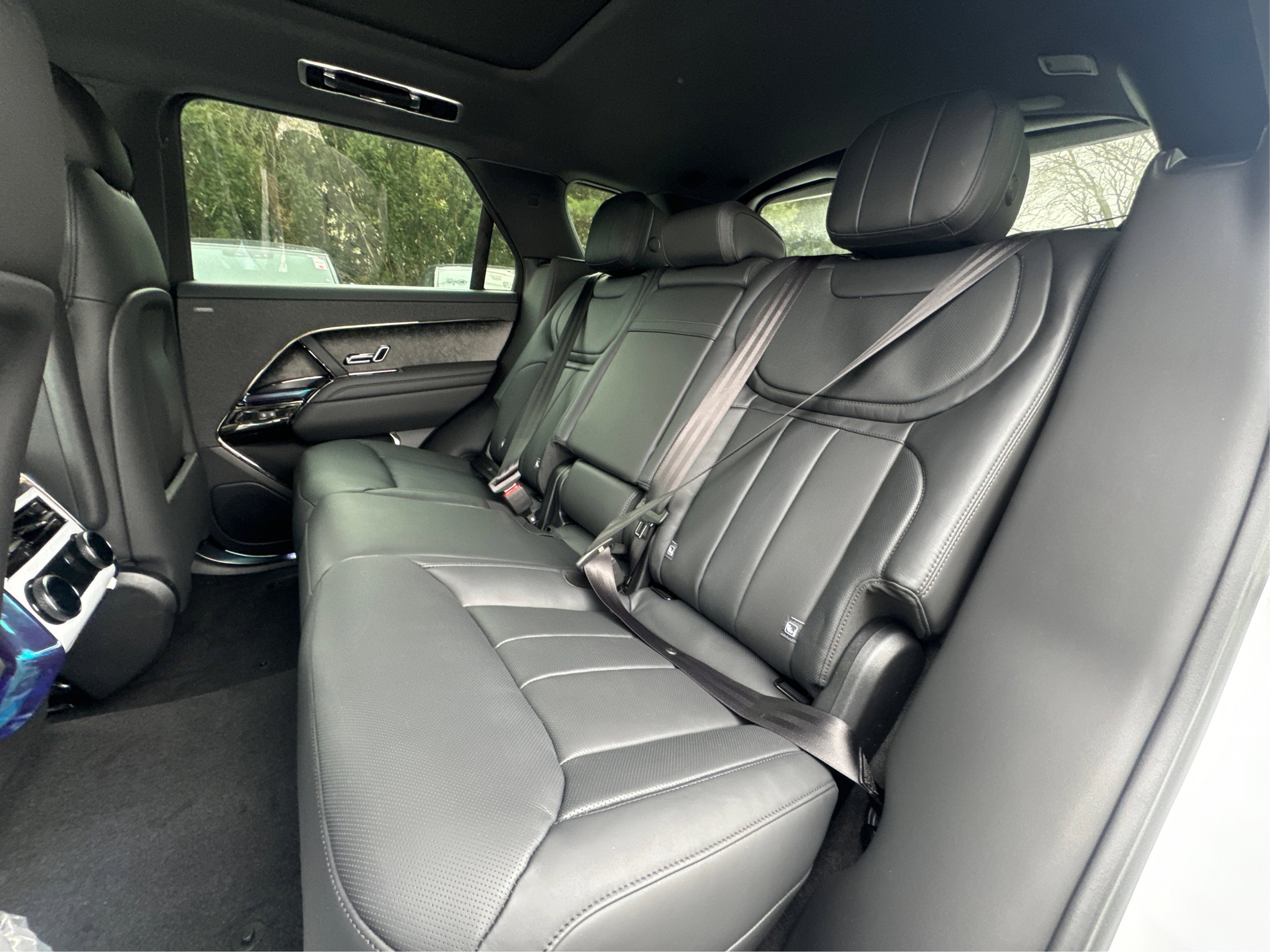 2025 Land Rover Range Rover Sport SE photo 10