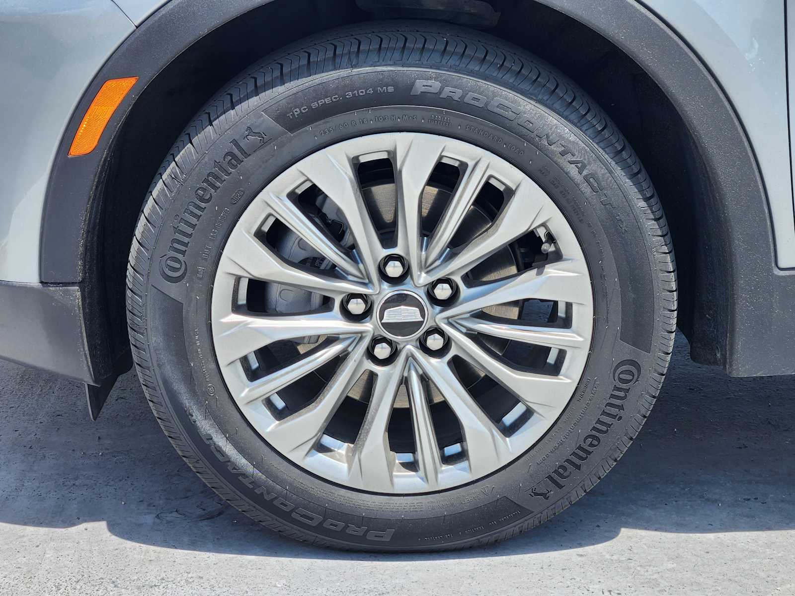 2025 Cadillac XT4 Premium Luxury photo 3