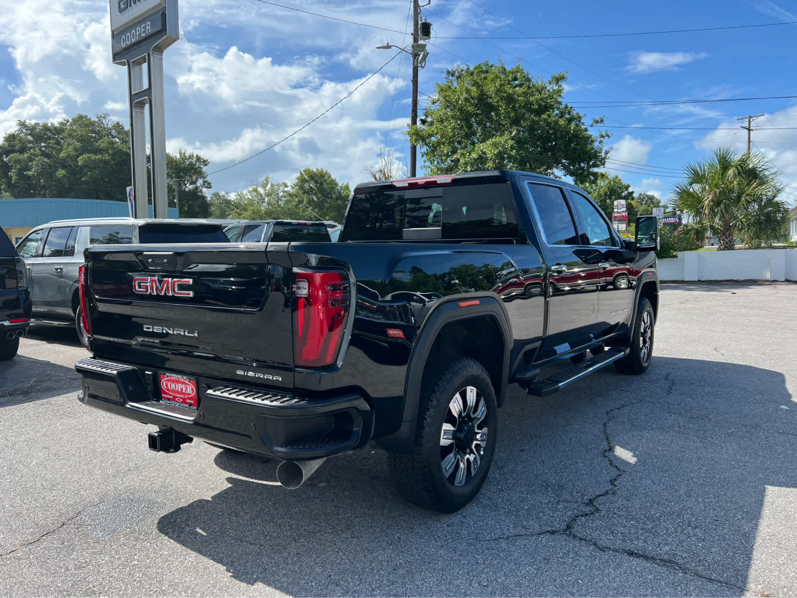2025 Gmc Sierra HD Denali photo 3