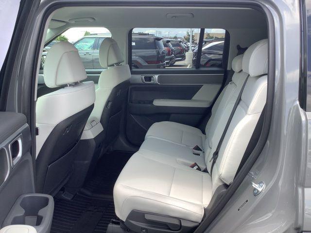 2026 Hyundai Santa Fe SE photo 10