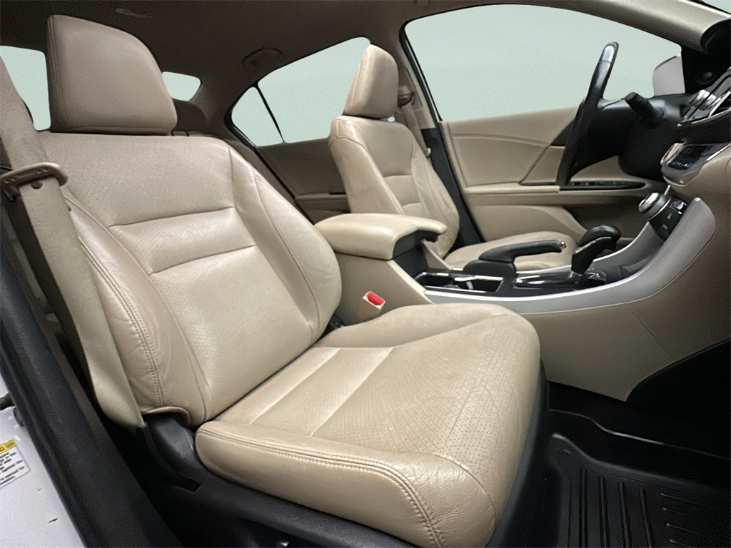 2013 Honda Accord EX-L photo 13