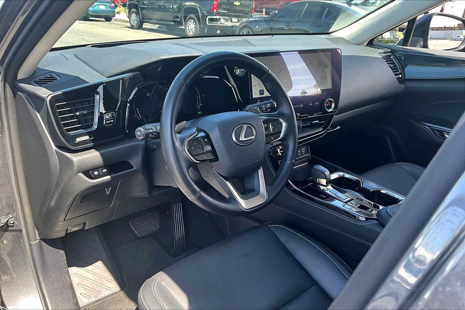 2025 Lexus NX Premium AWD photo 15