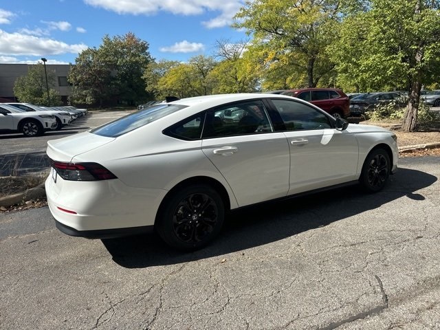 2025 Honda Accord SE photo 3