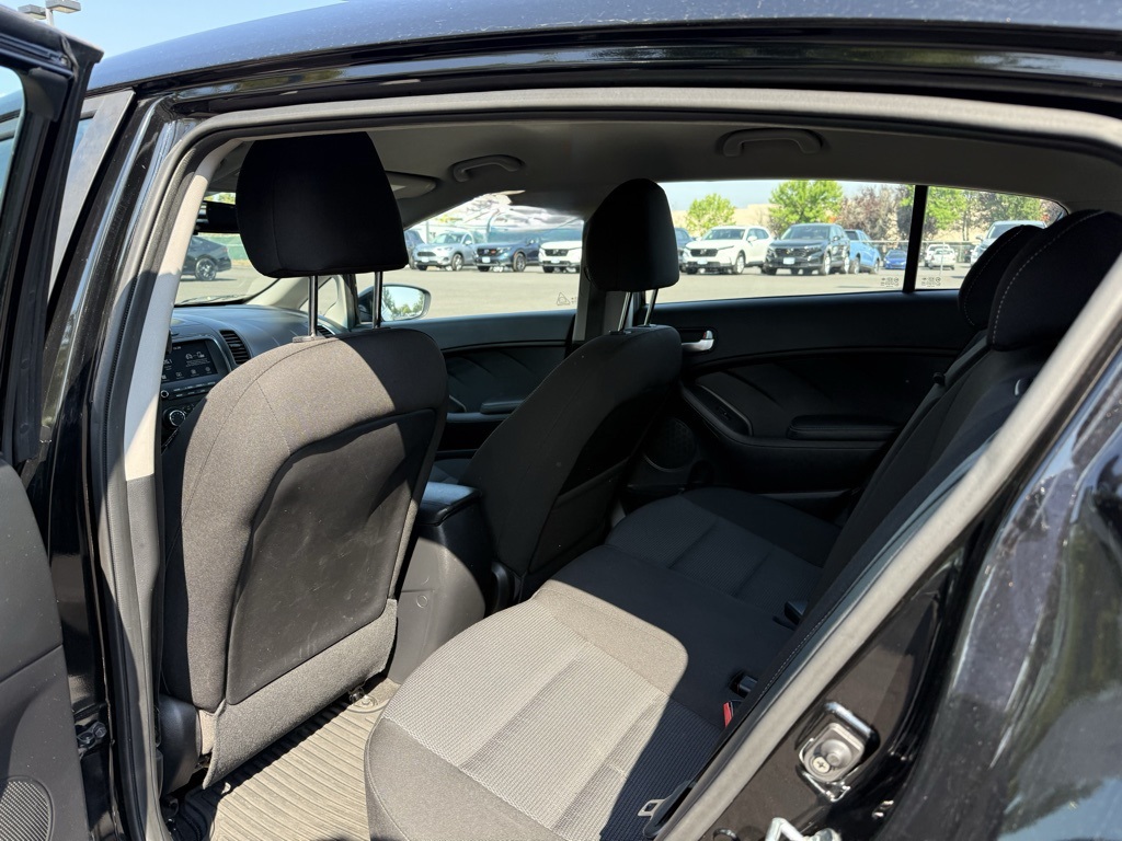 2017 Kia Forte LX photo 16
