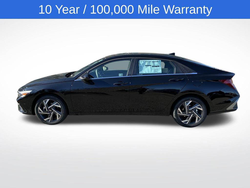 2025 Hyundai Elantra SEL Convenience photo 2