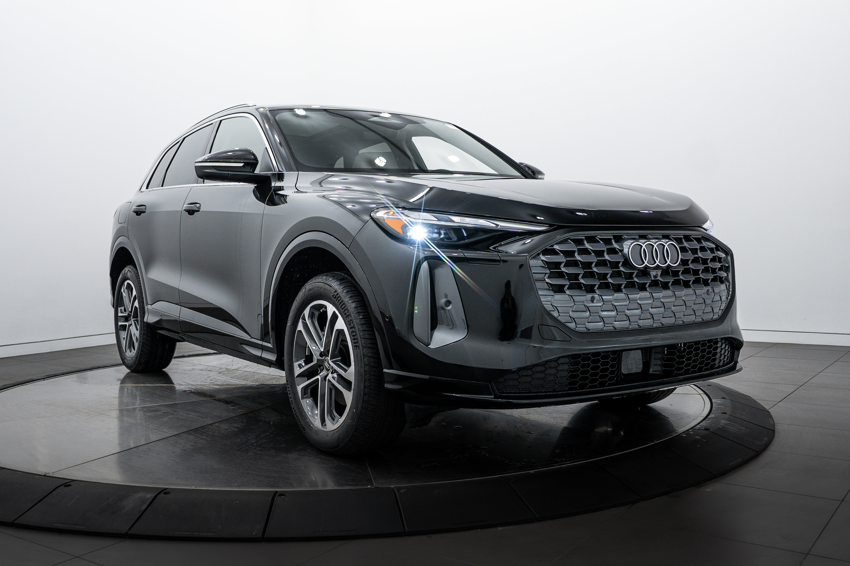 2025 Audi New Q5 Premium's photo