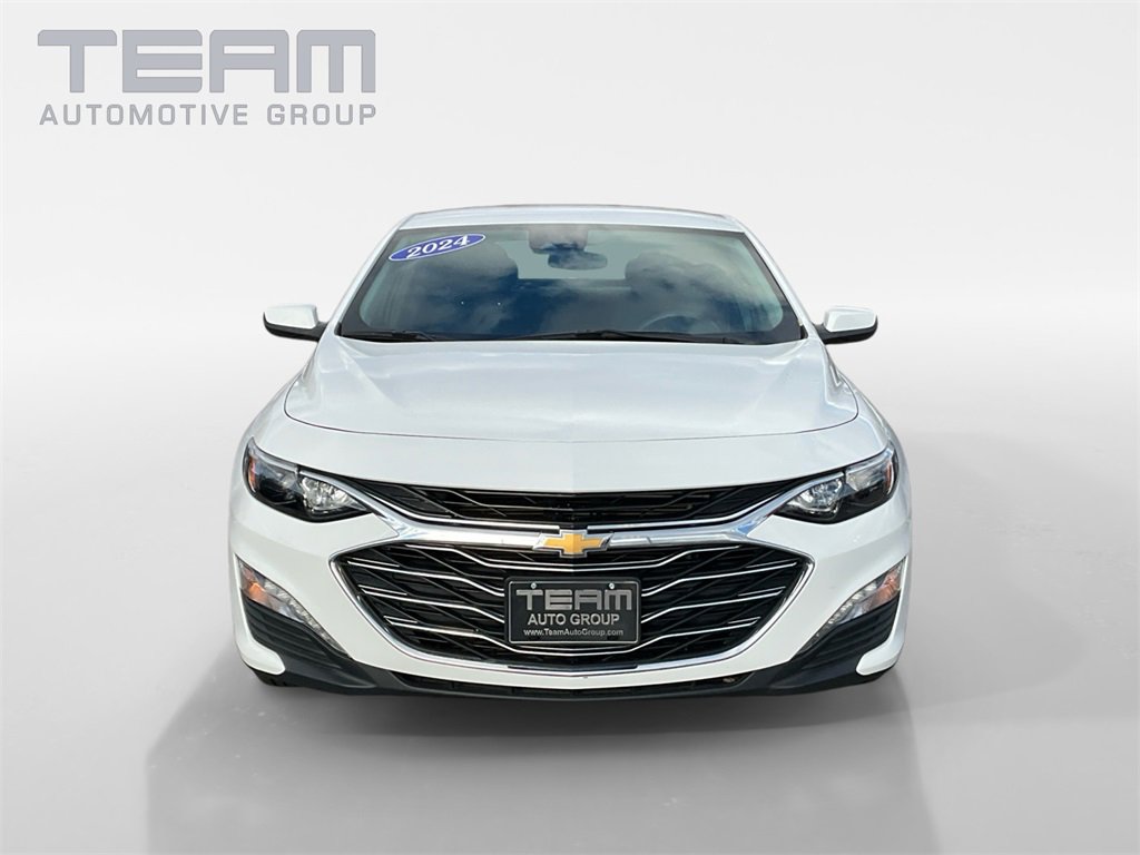 2024 Chevrolet Malibu 1LT photo 2
