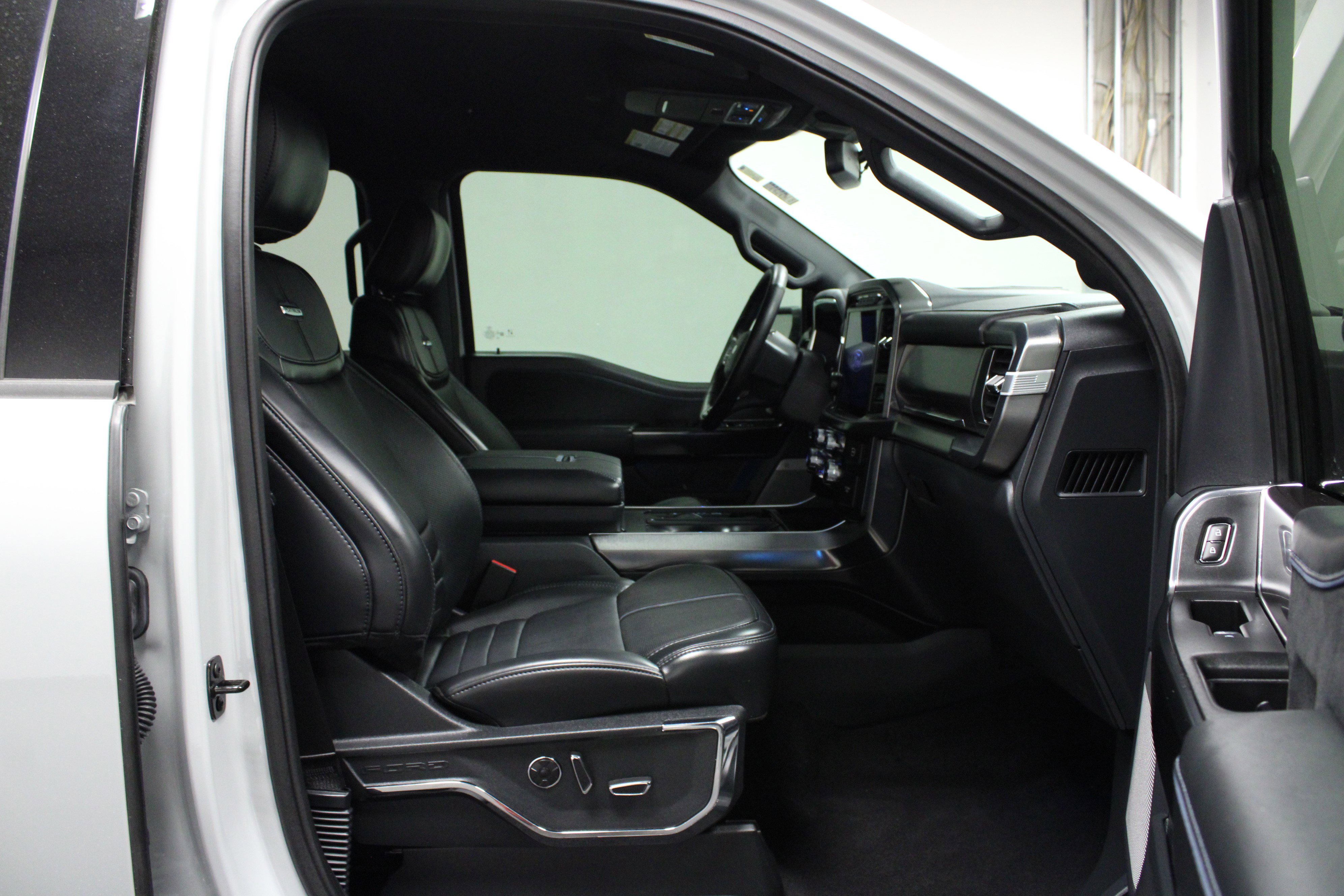 2024 Ford F-150 Platinum photo 15