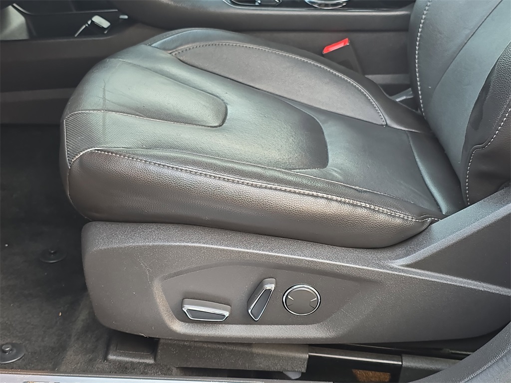 2014 Ford Fusion Titanium photo 21